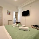 Apartment Il Cortiletto By Housilia Cefalu