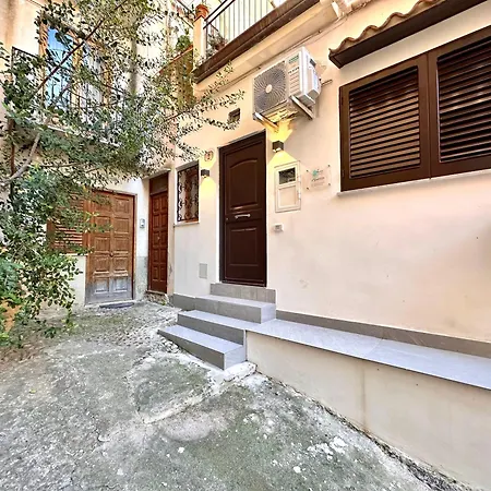 Il Cortiletto By Housilia *