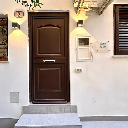 Il Cortiletto By Housilia Cefalù